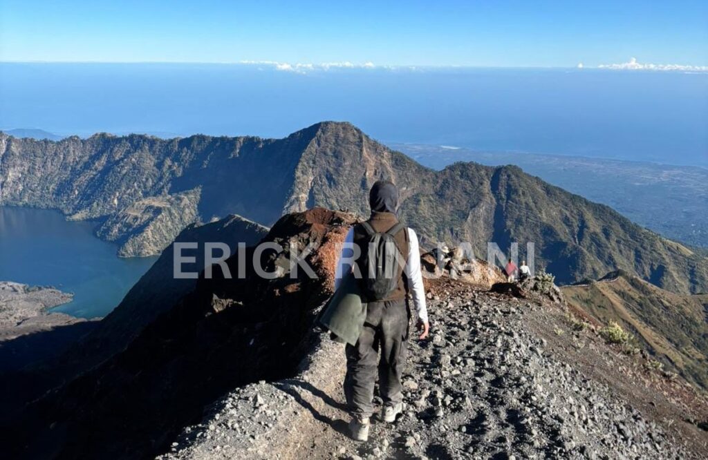 Mount Rinjani 3D2N trek
